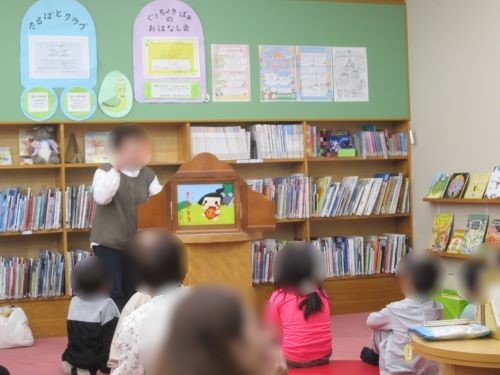 おはなし会のようす　６