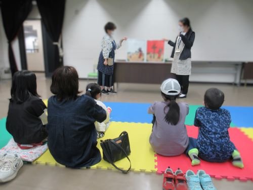 大型絵本のよみきかせ