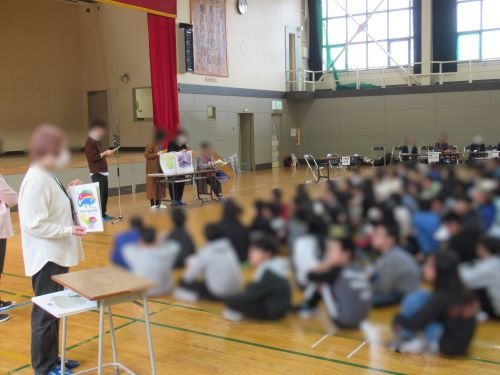 ブックフェスティバル読み聞かせの様子