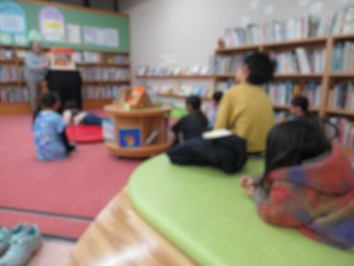 よみきかせのようす３