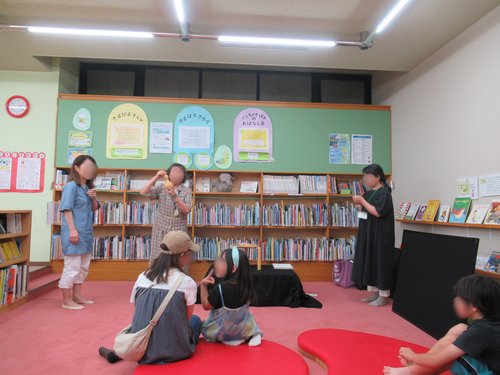 かぞえうたを聞いてる様子