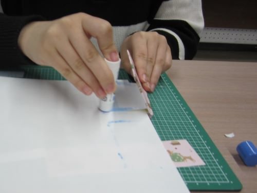 見返しを貼る
