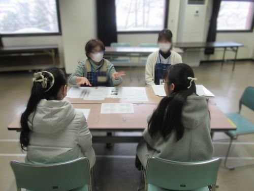 講座中の真剣な様子