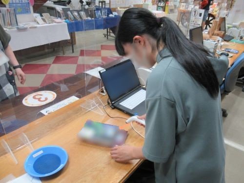 カウンター体験中